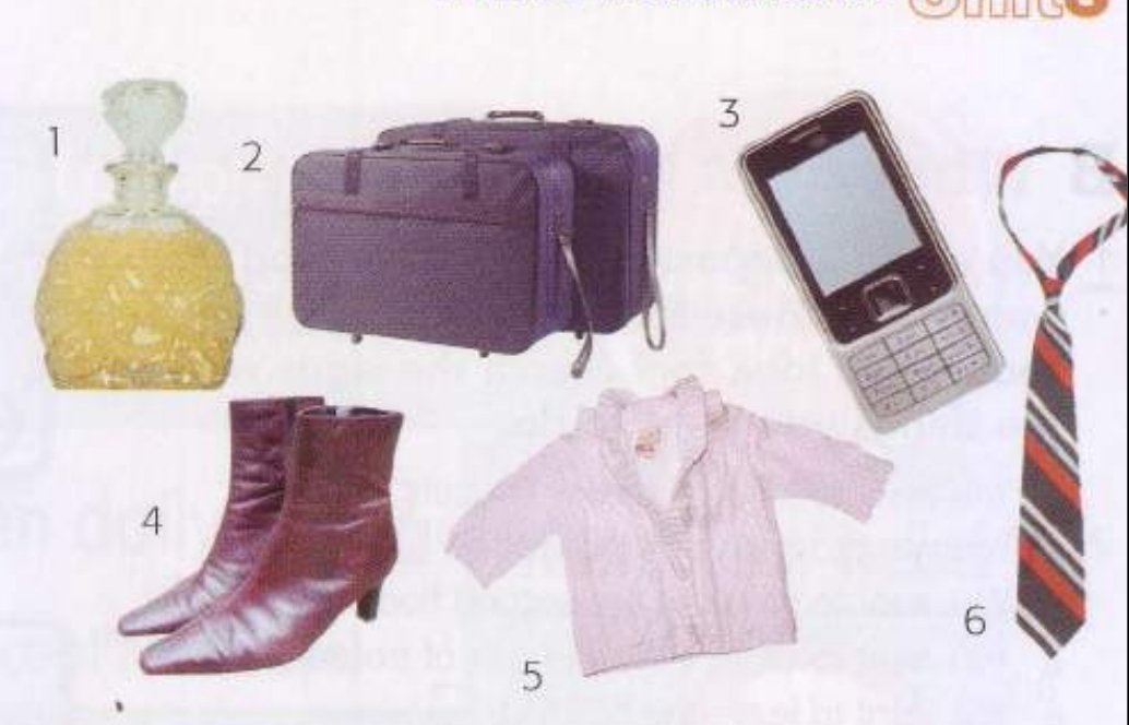 اشیاء شامل دی‌وی‌دی، شلوار جین، چتر، ساعت مچی، ماهیتابه و دیکشنری